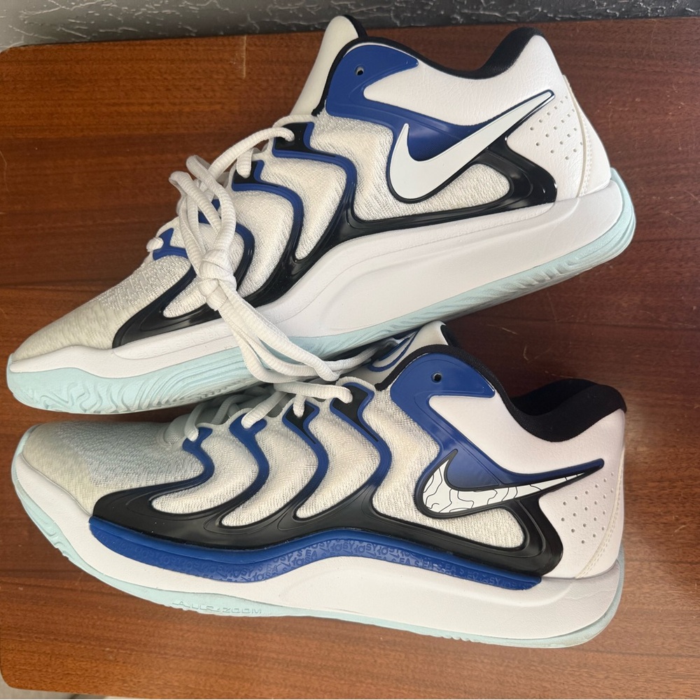 Men’s Kevin Durant Nikes Blue and White Athletic Shoes